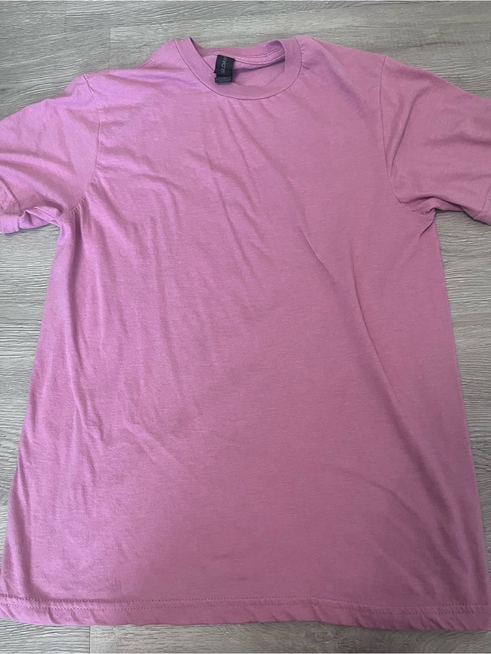 Gildan women’s mauve tshirt